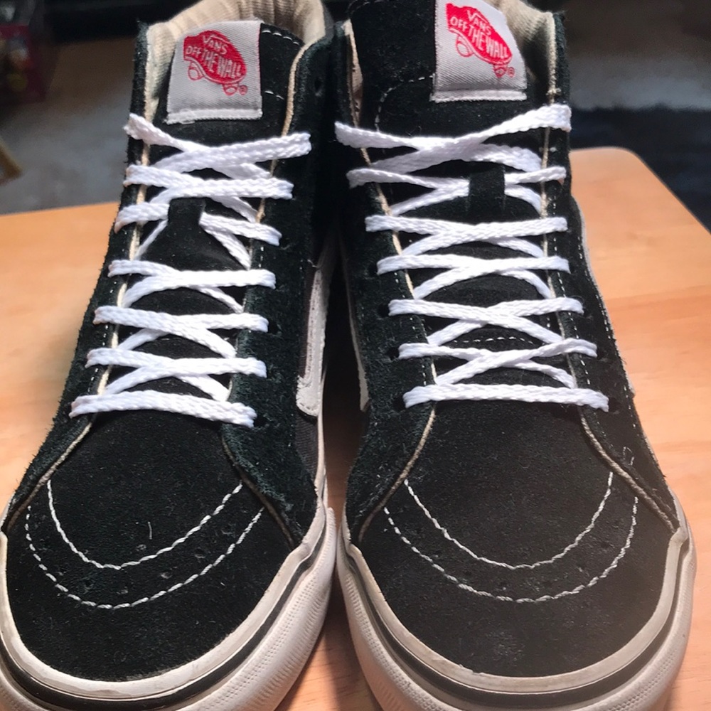 Vans sneakers size 5 men and 6.5 women’s